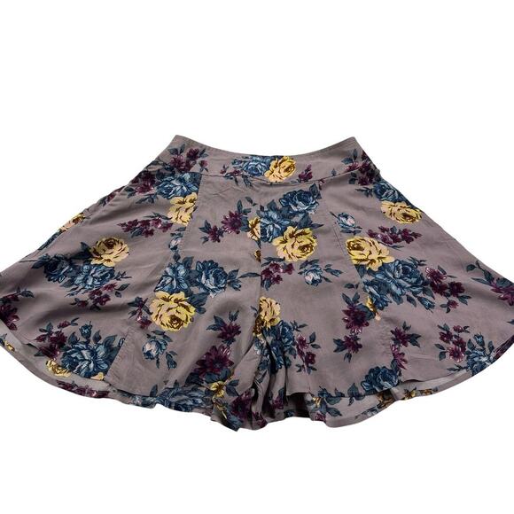 Free People Lavender Floral Rayon Flowy Swing Shorts Wide Leg Side Zip Size 4 - Picture 7 of 8
